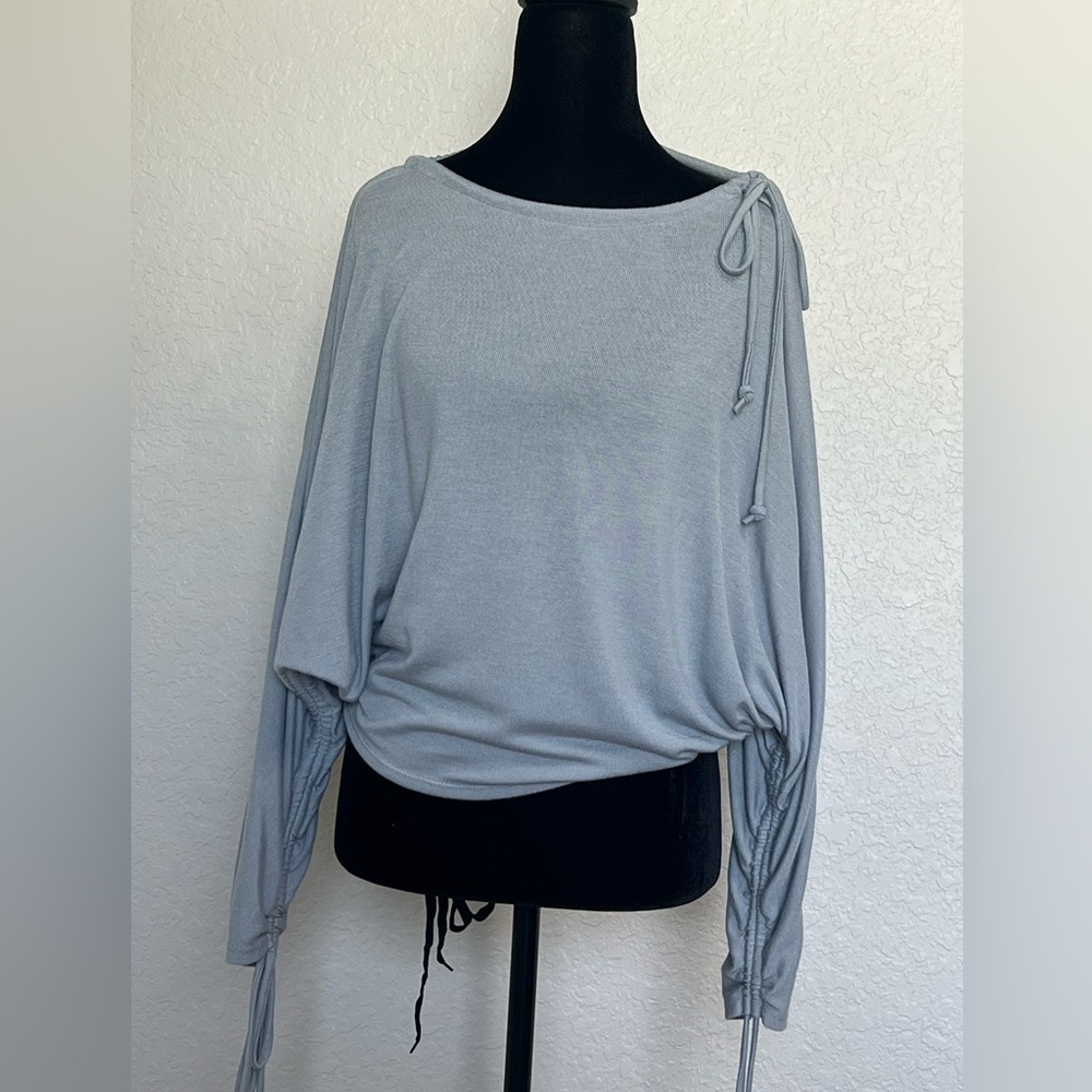 FAVLUX Gray Tie Front Long Sleeve Blouse
Caja 8